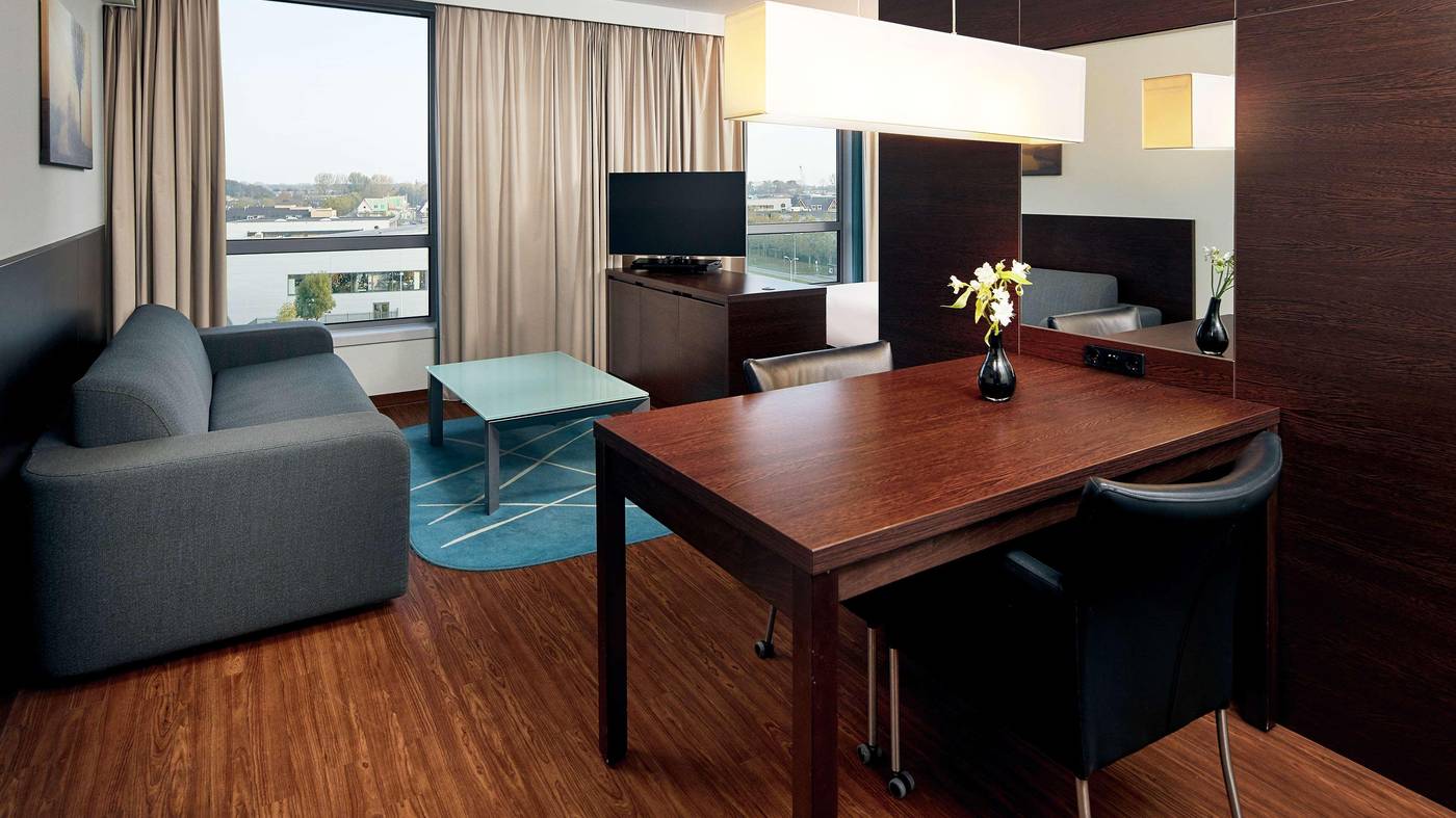 Park-Plaza-Amsterdam-Airport-Room-9