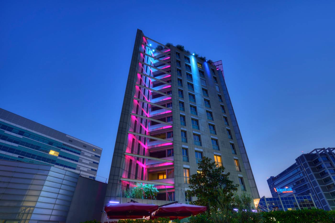 Unahotels-The-One-Milano-General-view-9