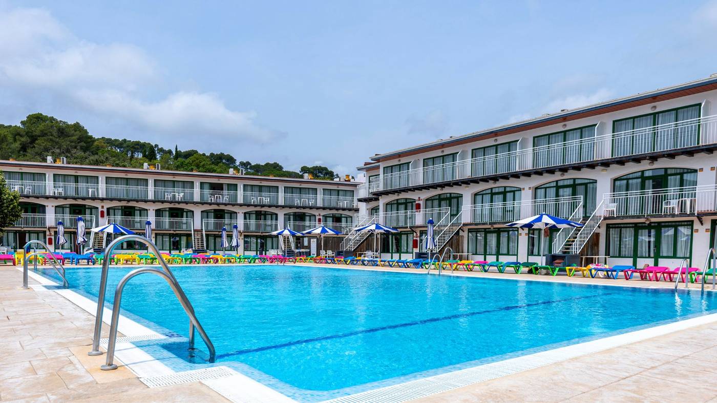 Medplaya-Sant-Eloi-Aparthotel-Pool-4