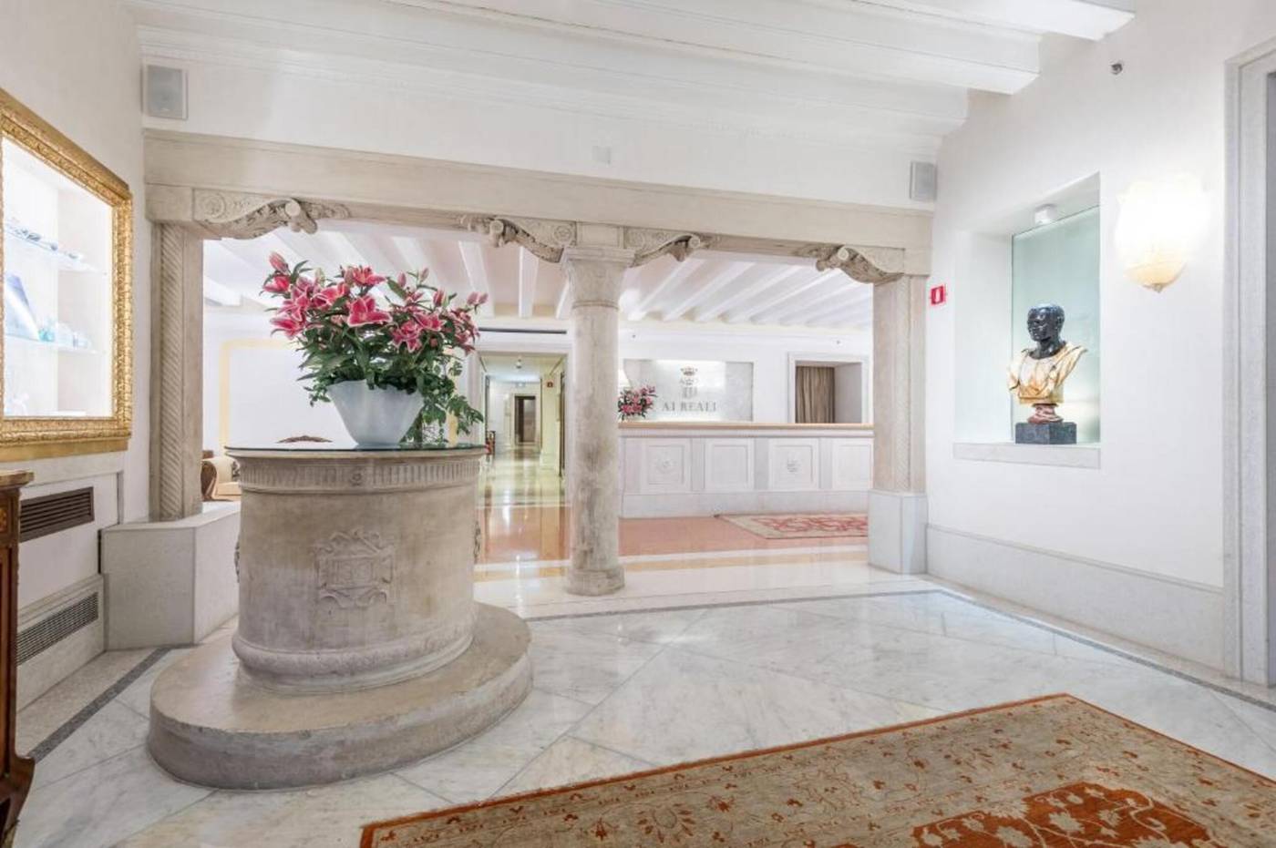 Ai-Reali-Hotel-Lobby-8