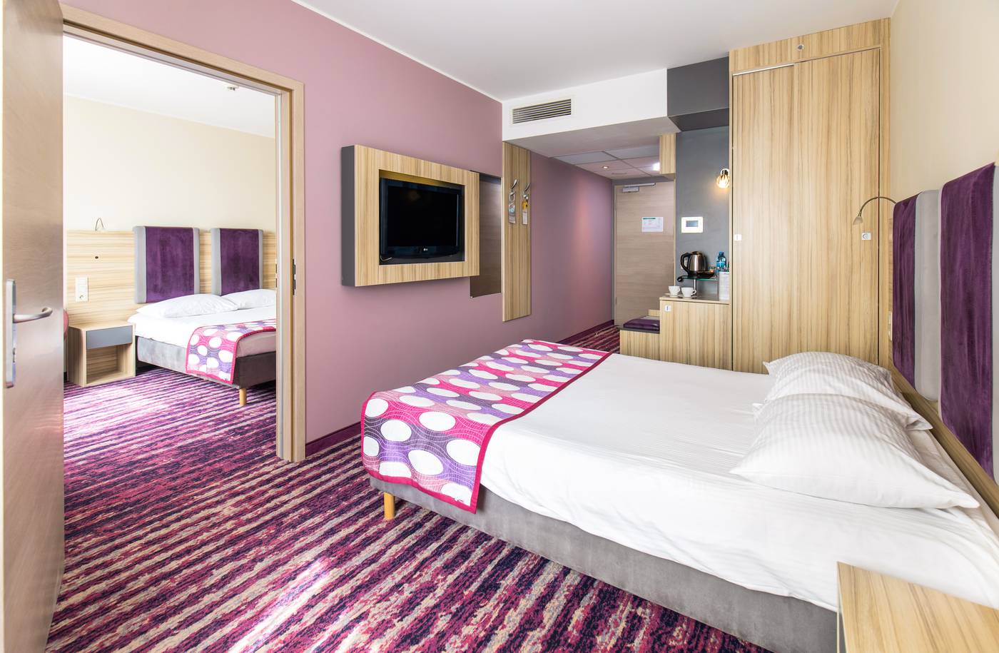 Galaxy-Hotel-Room-14