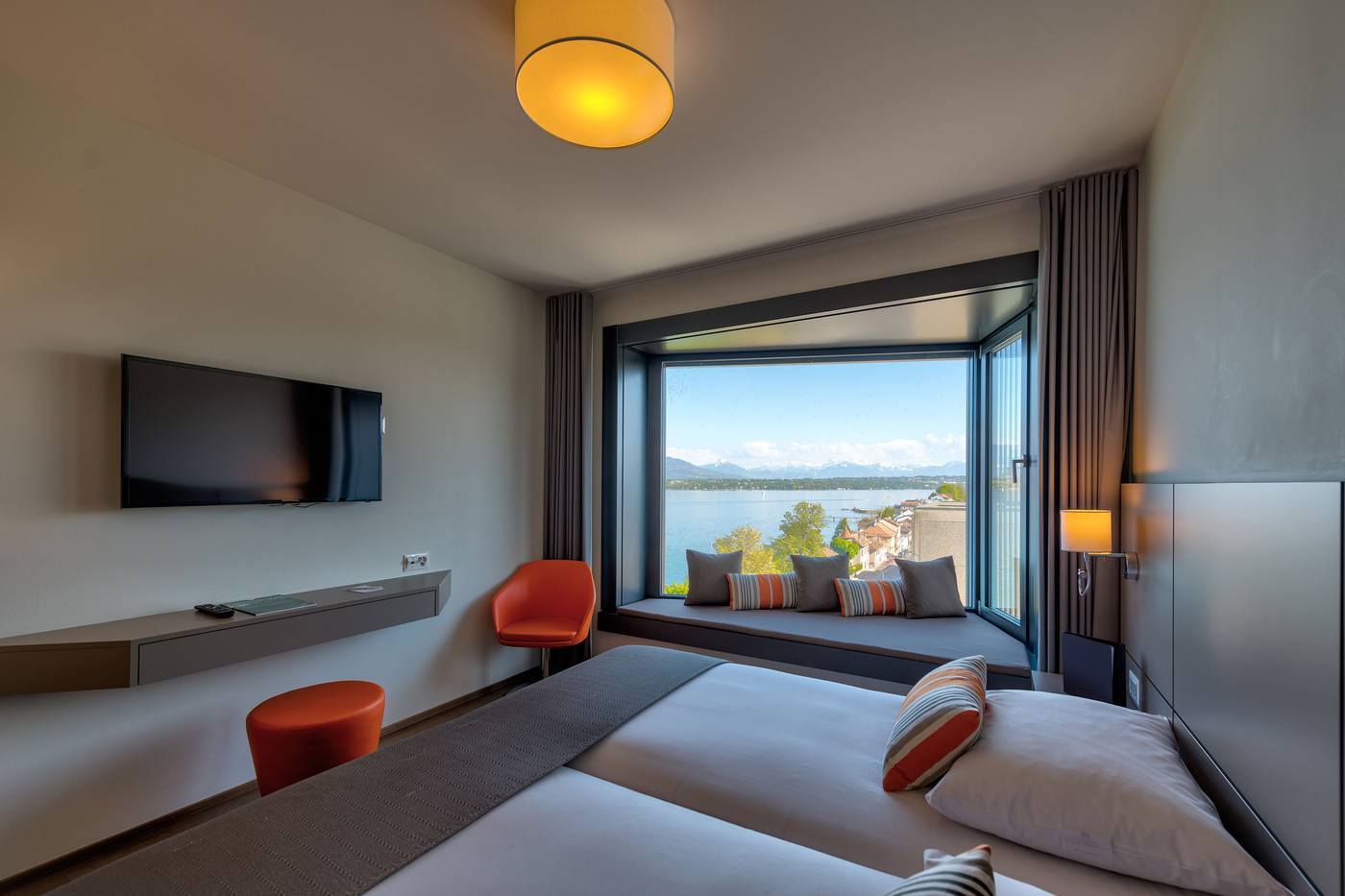 Lake-Geneva-Hotel-Room-21