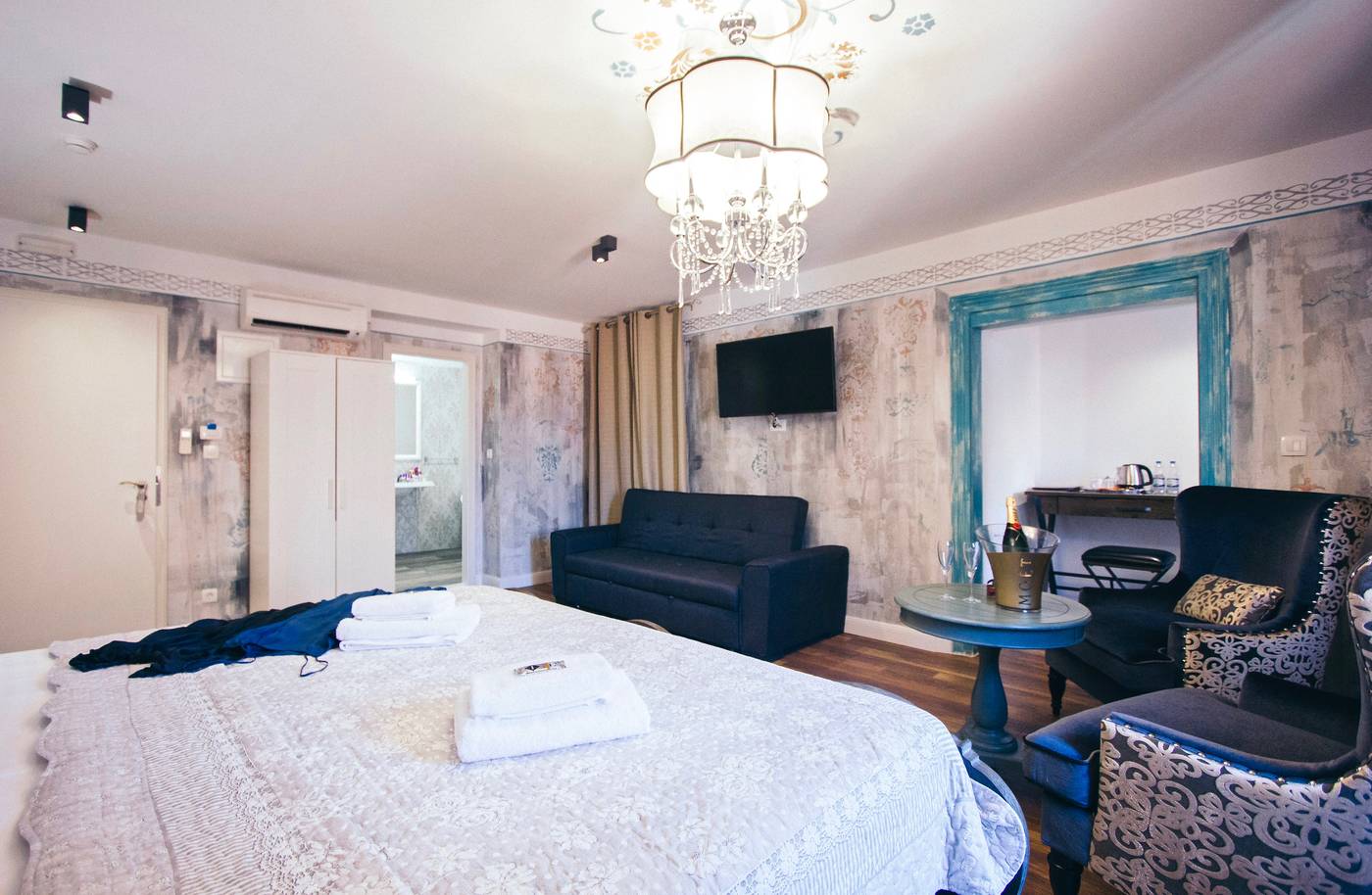 Plaza-Marchi-Old-Town---Quaint---Elegant-Hotels-Room-45