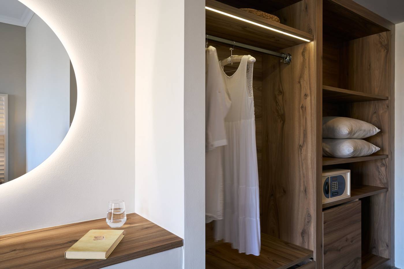 lindosimperial_room detail.jpg