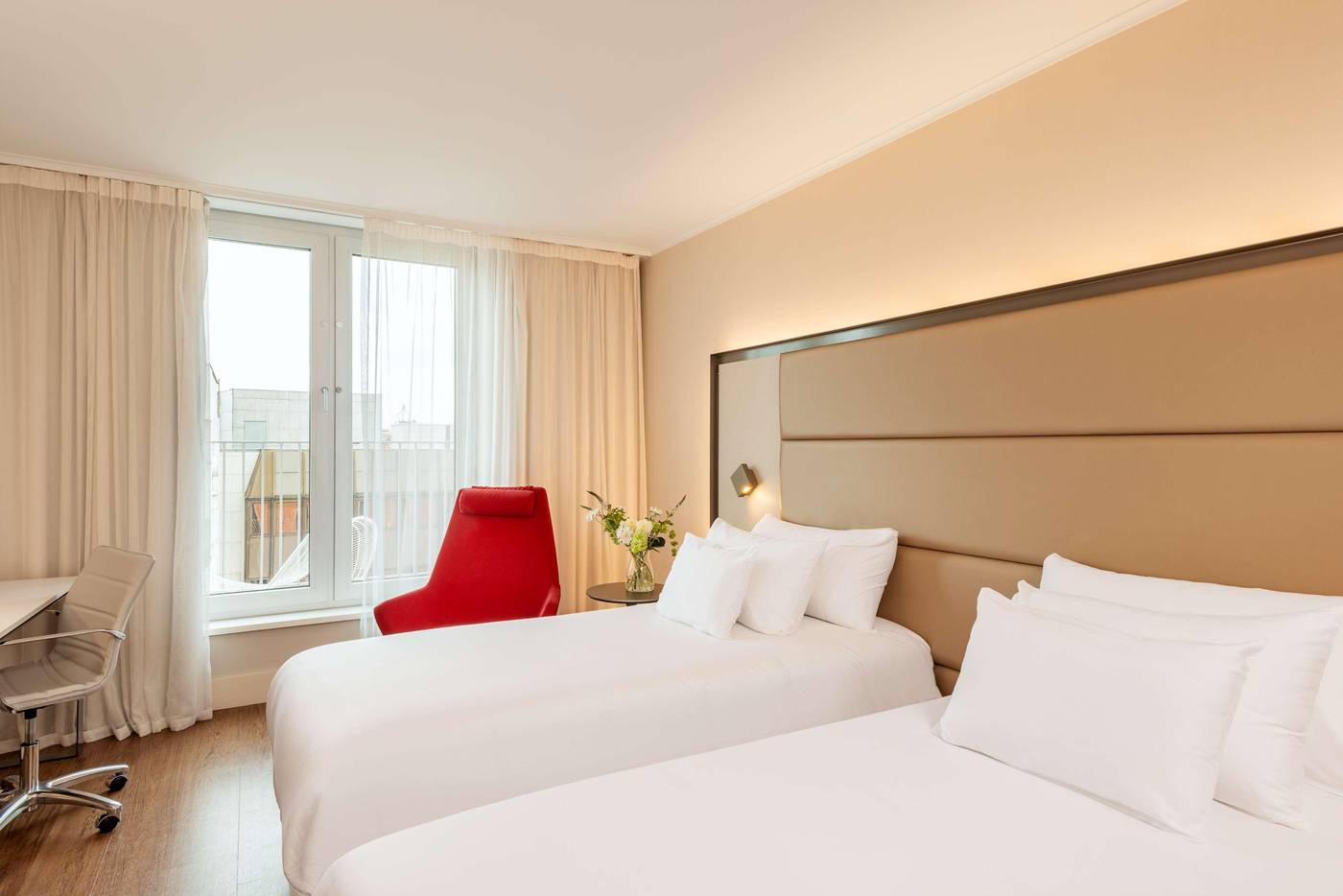 NH-Collection-Berlin-Mitte-am-Checkpoint-Charlie-Room-32