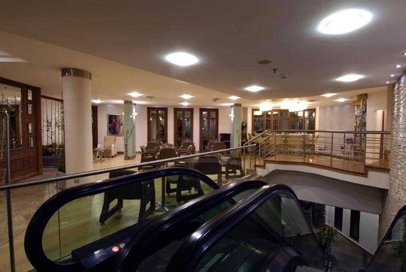 Mega-Residence-Hotel-Bar-11