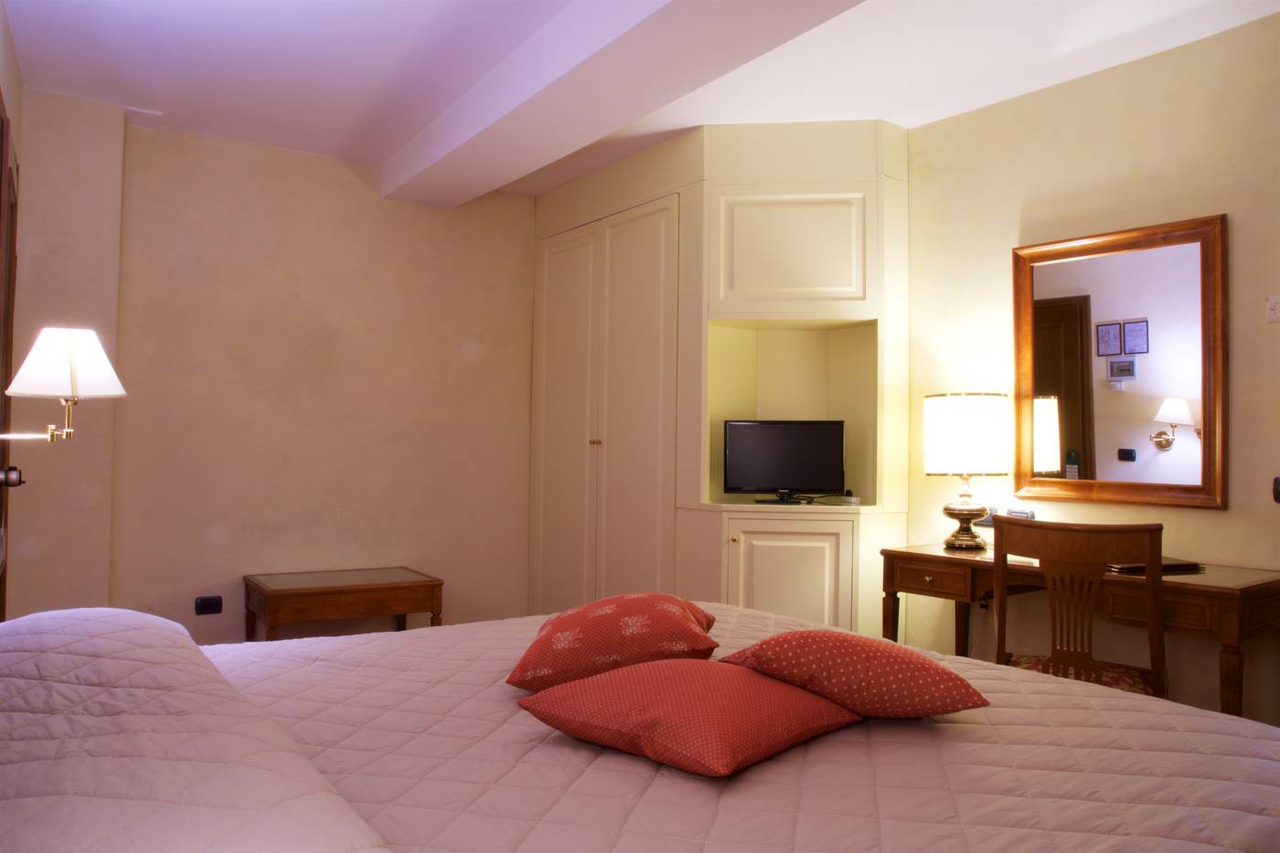 Hotel-La-Luna-Room-25