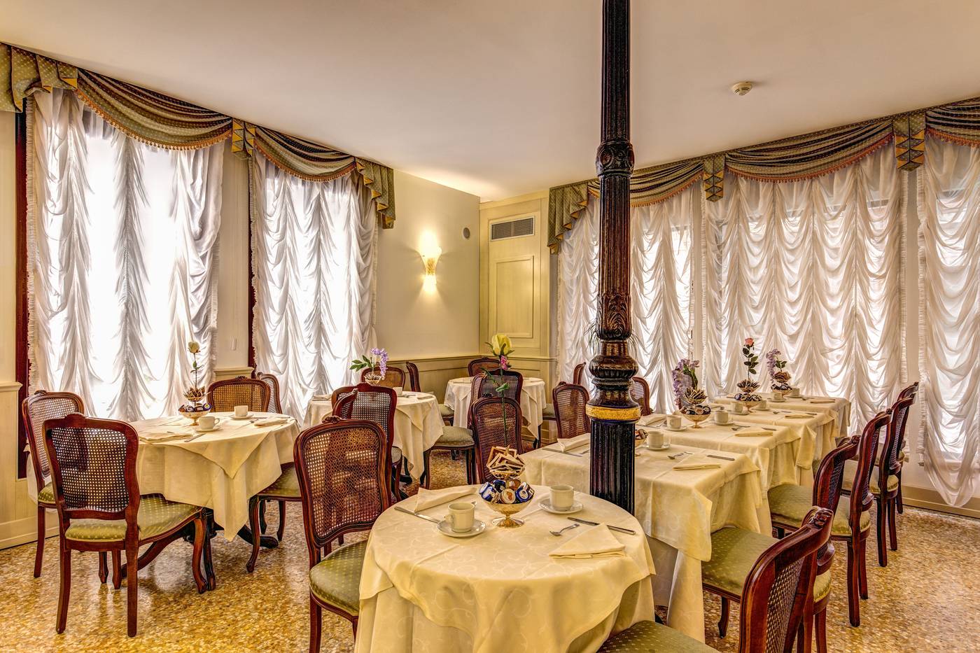 Bella-Venezia-Restaurant-52