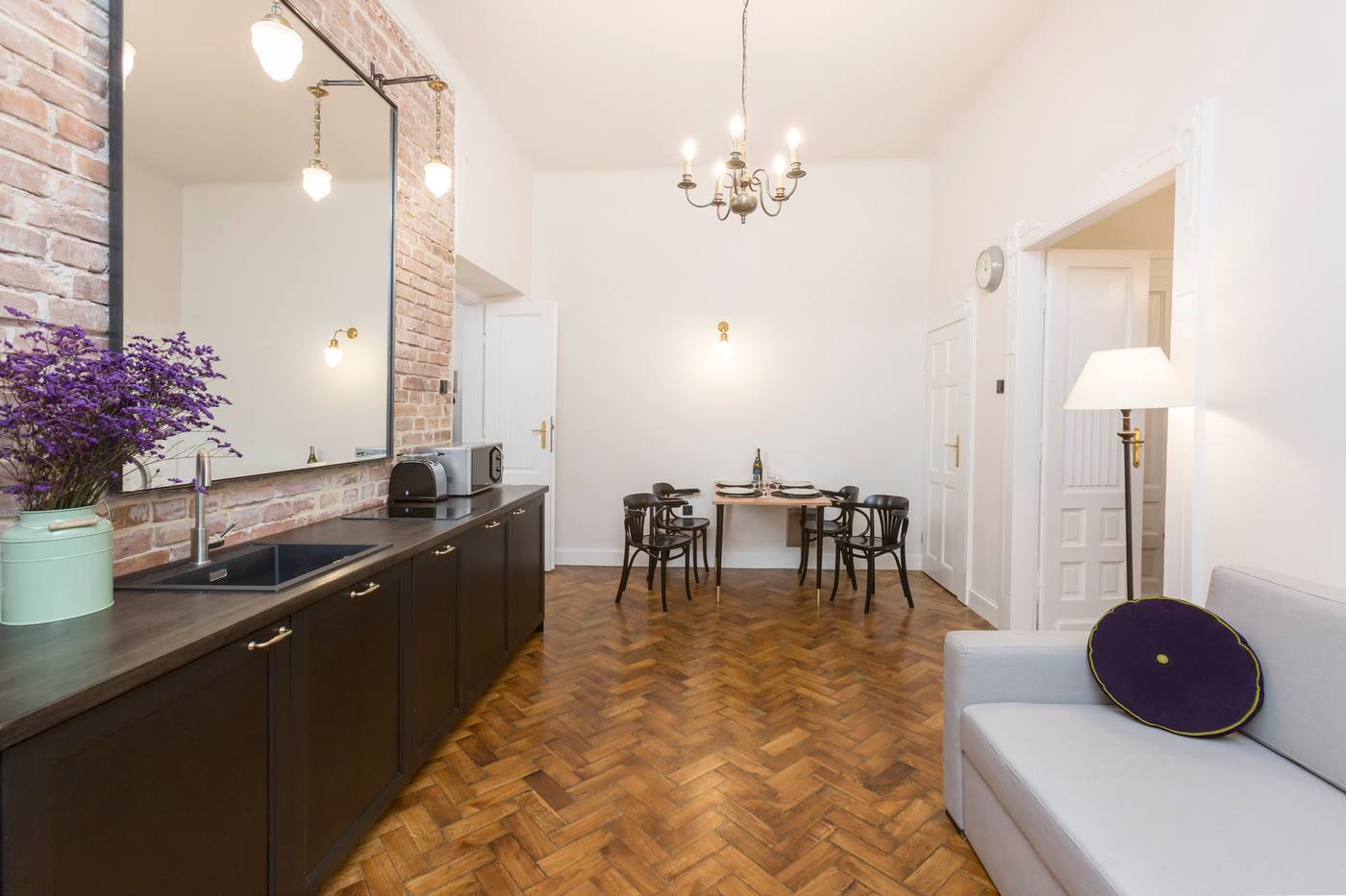 Antique-Apartments-Plac-Szczepanski-Room-32