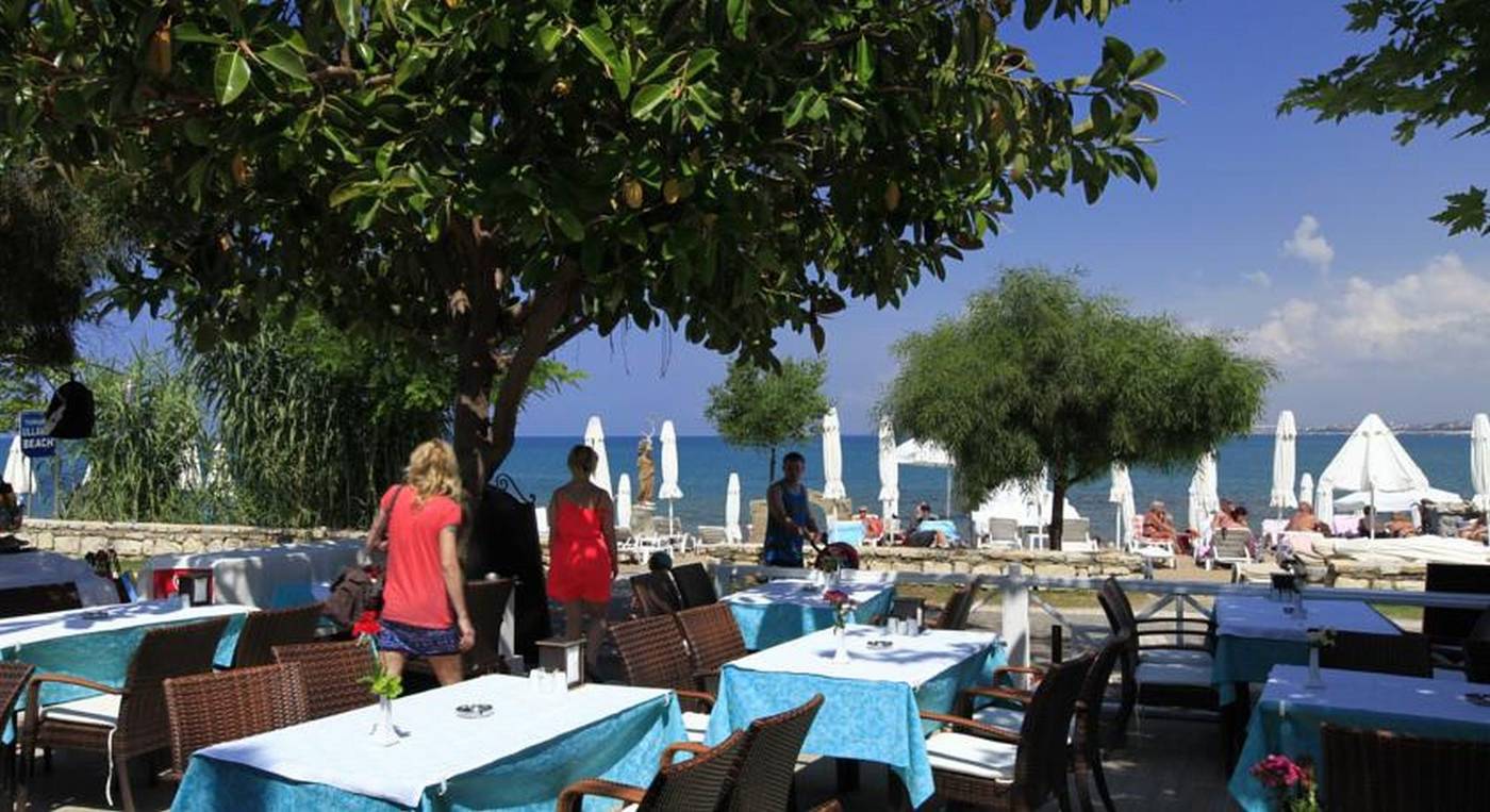 Hotel-Leda-Beach-Restaurant-22