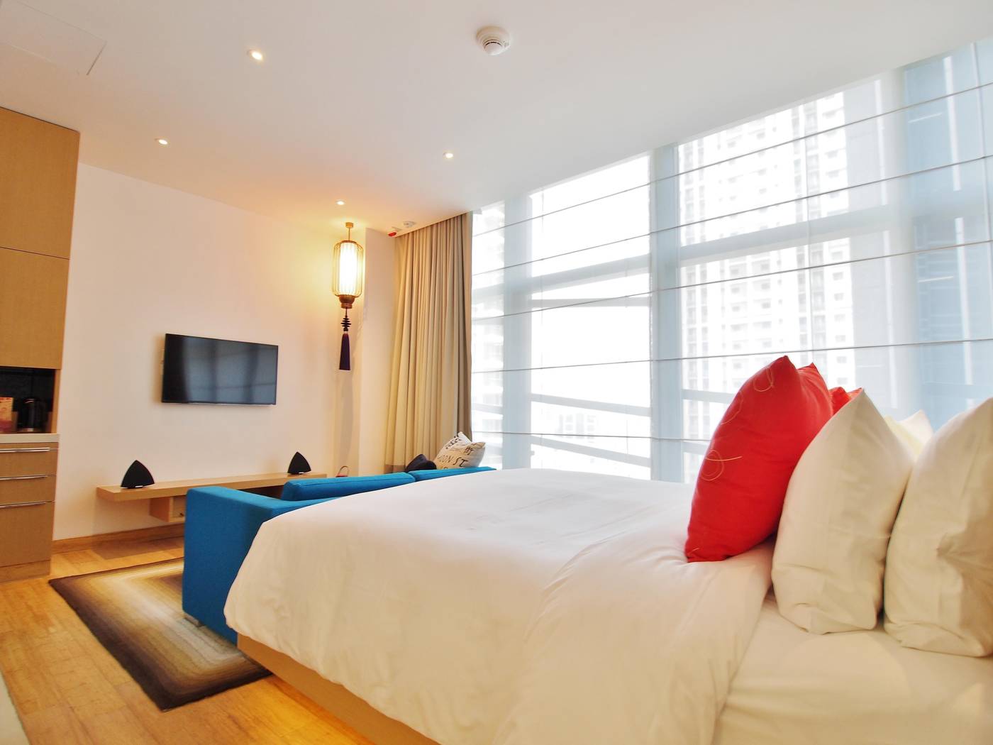 Hotel-Indigo-Hong-Kong-Island-Room-26