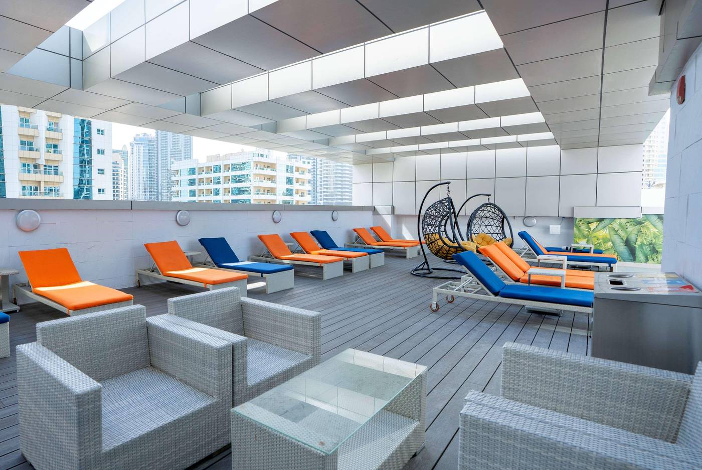 Wyndham-Dubai-Marina-Pool-69