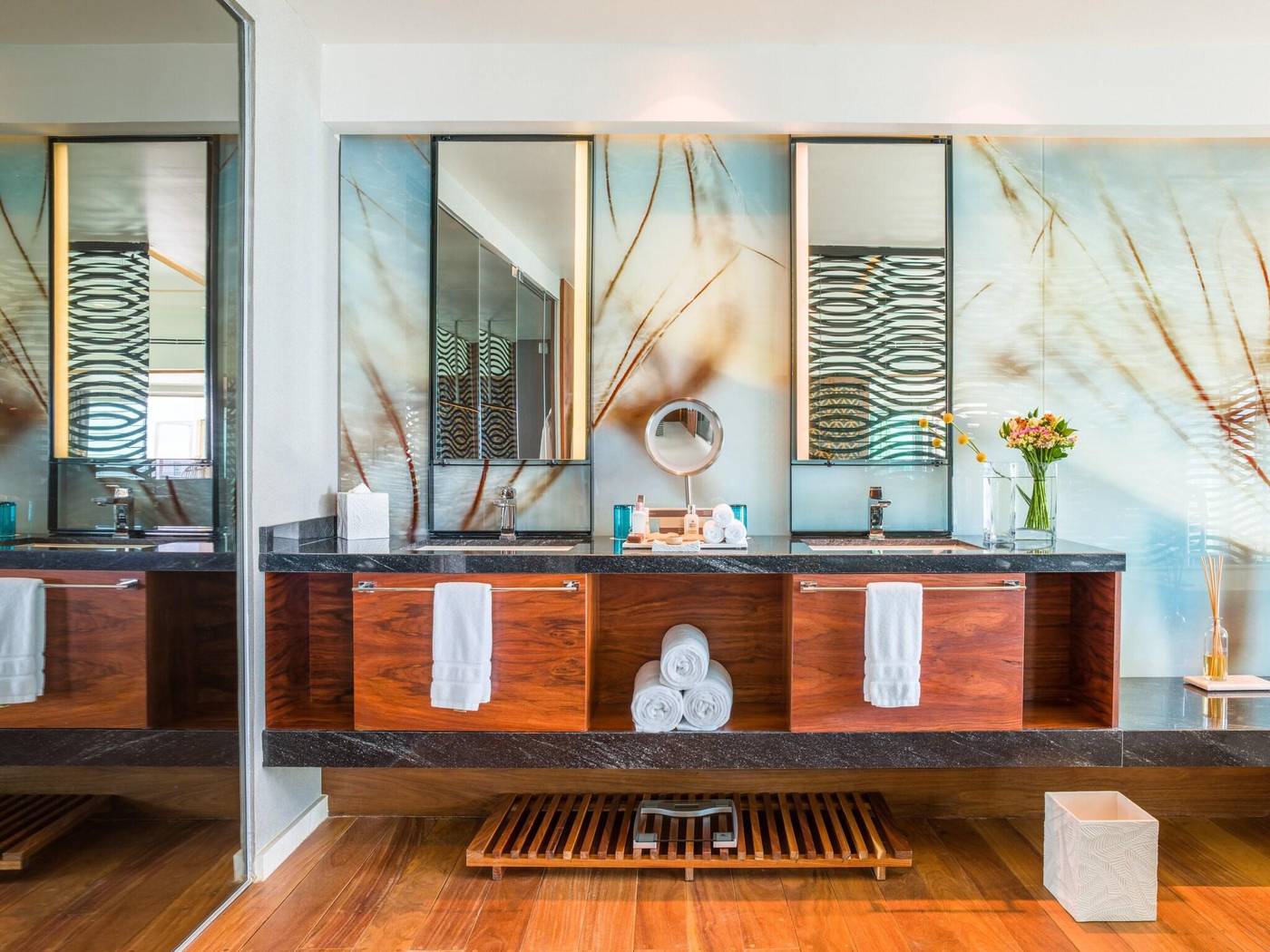 Live-Aqua-Beach-Resort-Canc----n-Room-81