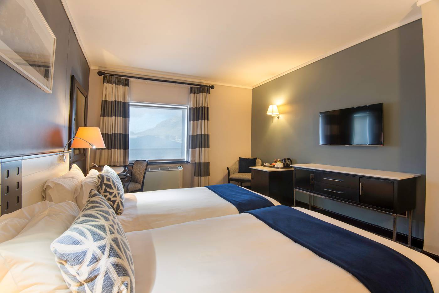 The-Commodore-Room-30