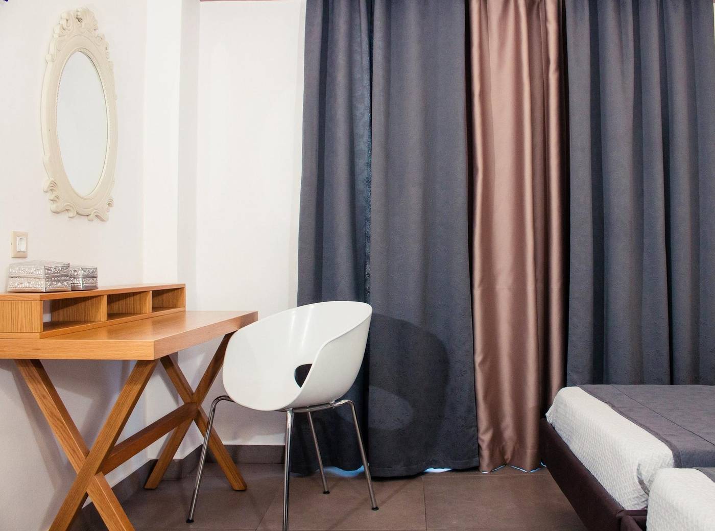 Malibu-Boutique-Room-35