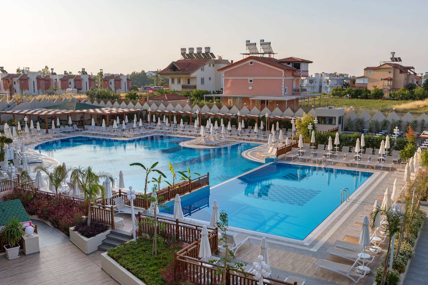 Side-Crown-Sunshine-Pool-5