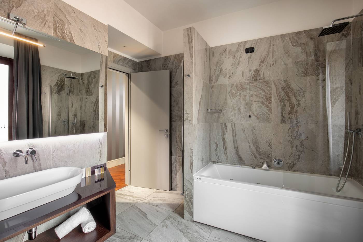 Monti-Palace-Hotel-Room-37