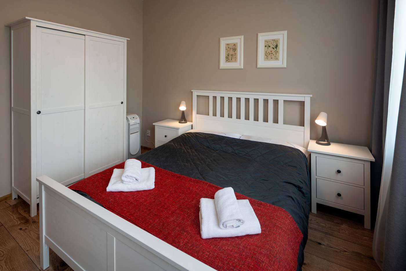 Apple-Apartments-Room-17