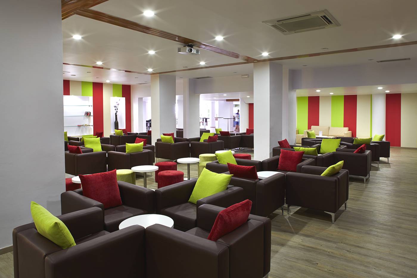 Luna-Miramar-Restaurant-42