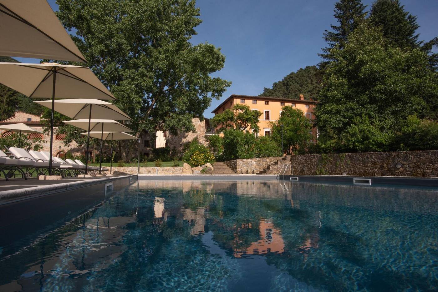 Relais-Corte-Rodeschi-Pool-2