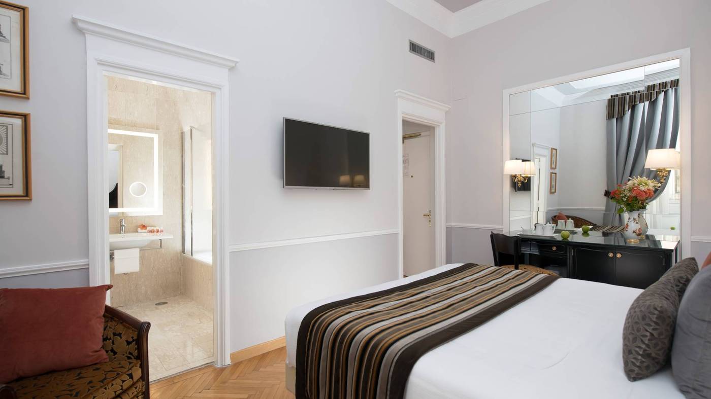 Bettoja-Hotel-Massimo-d-Azeglio-Room-15
