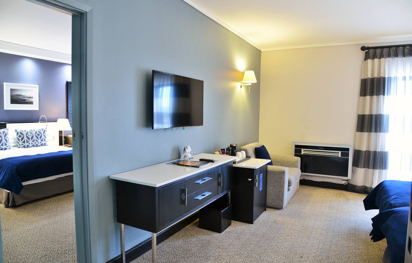 The-Commodore-Room-33