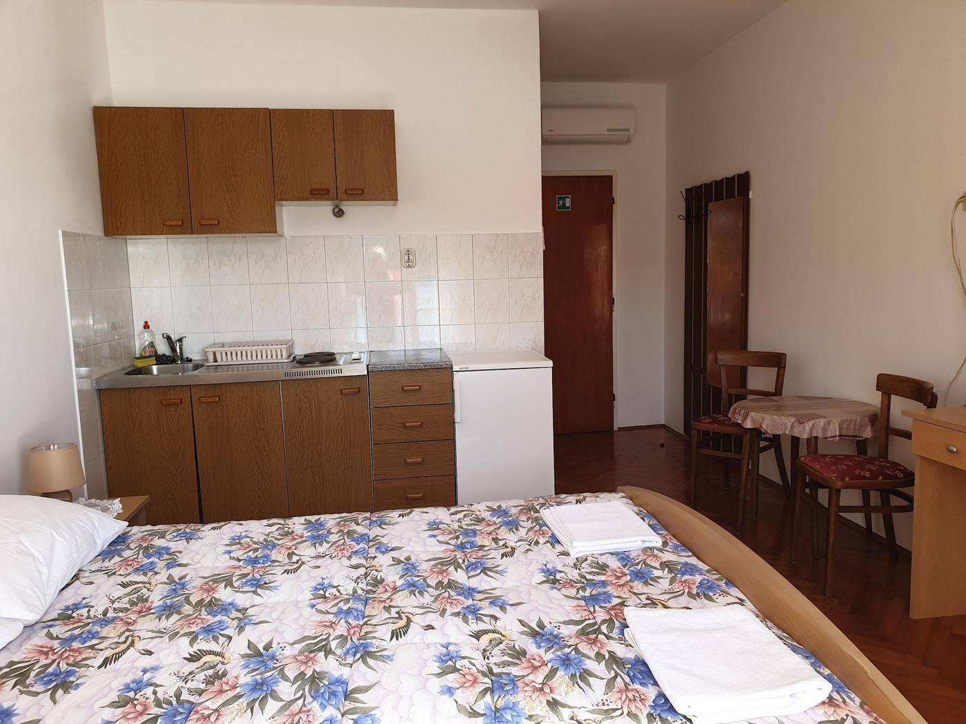 Villa-Malfi-Lobby-19