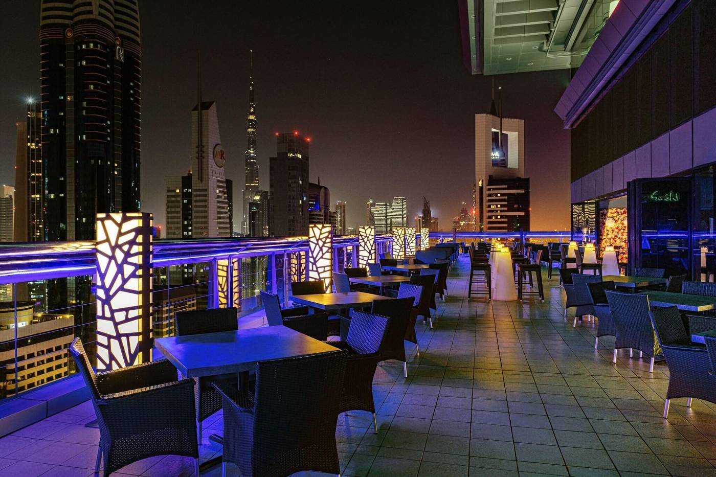 Four-Points-by-Sheraton-Sheikh-Zayed-Road-Lobby-8