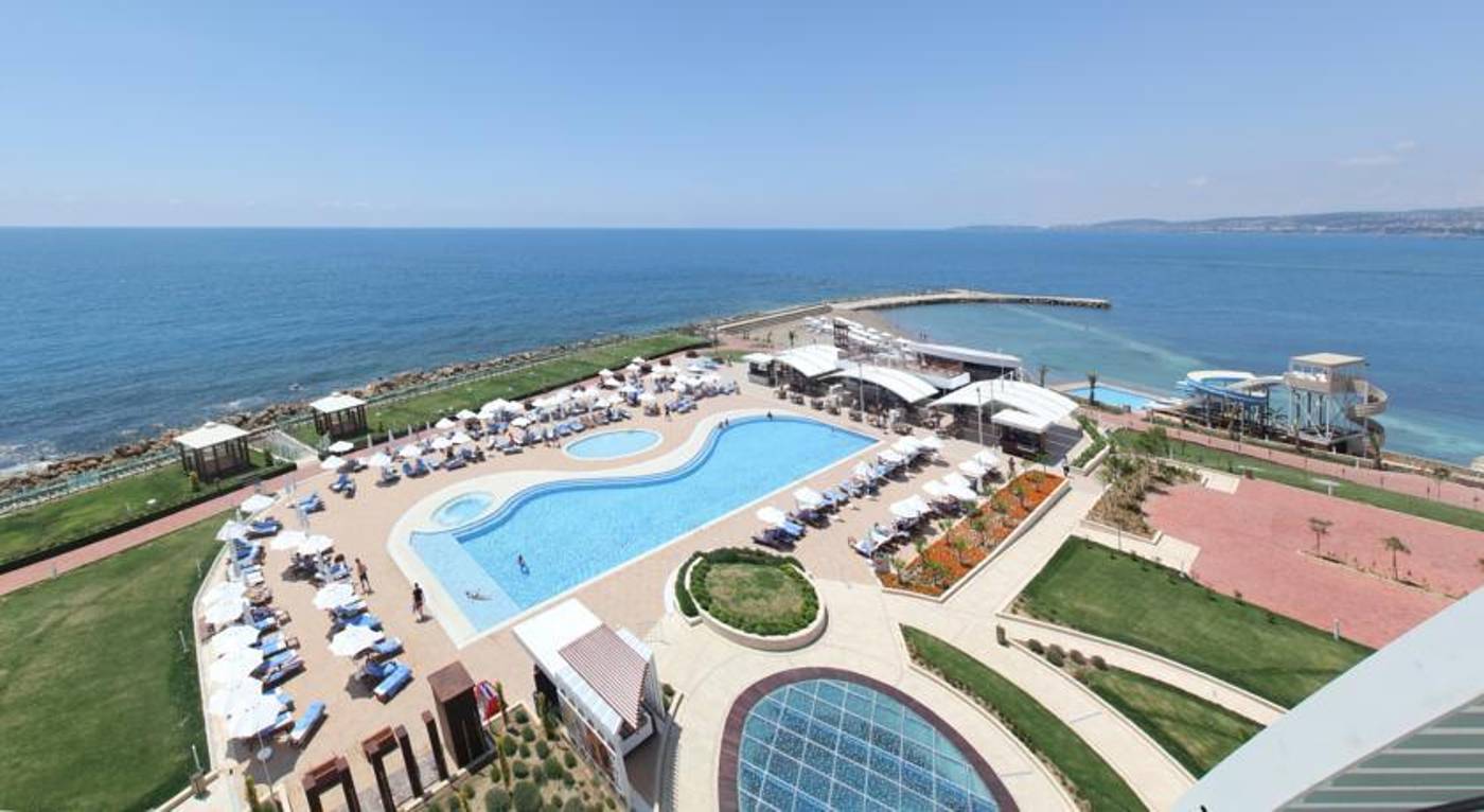 Gold-Island-Hotel-Pool-9