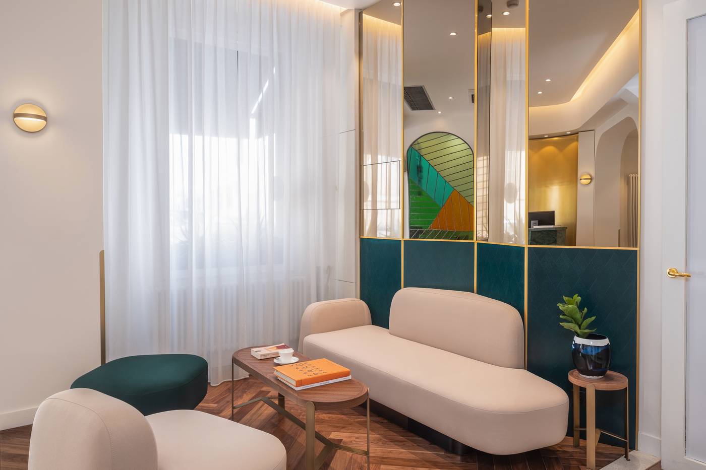 Le-Friedland-Lobby-4