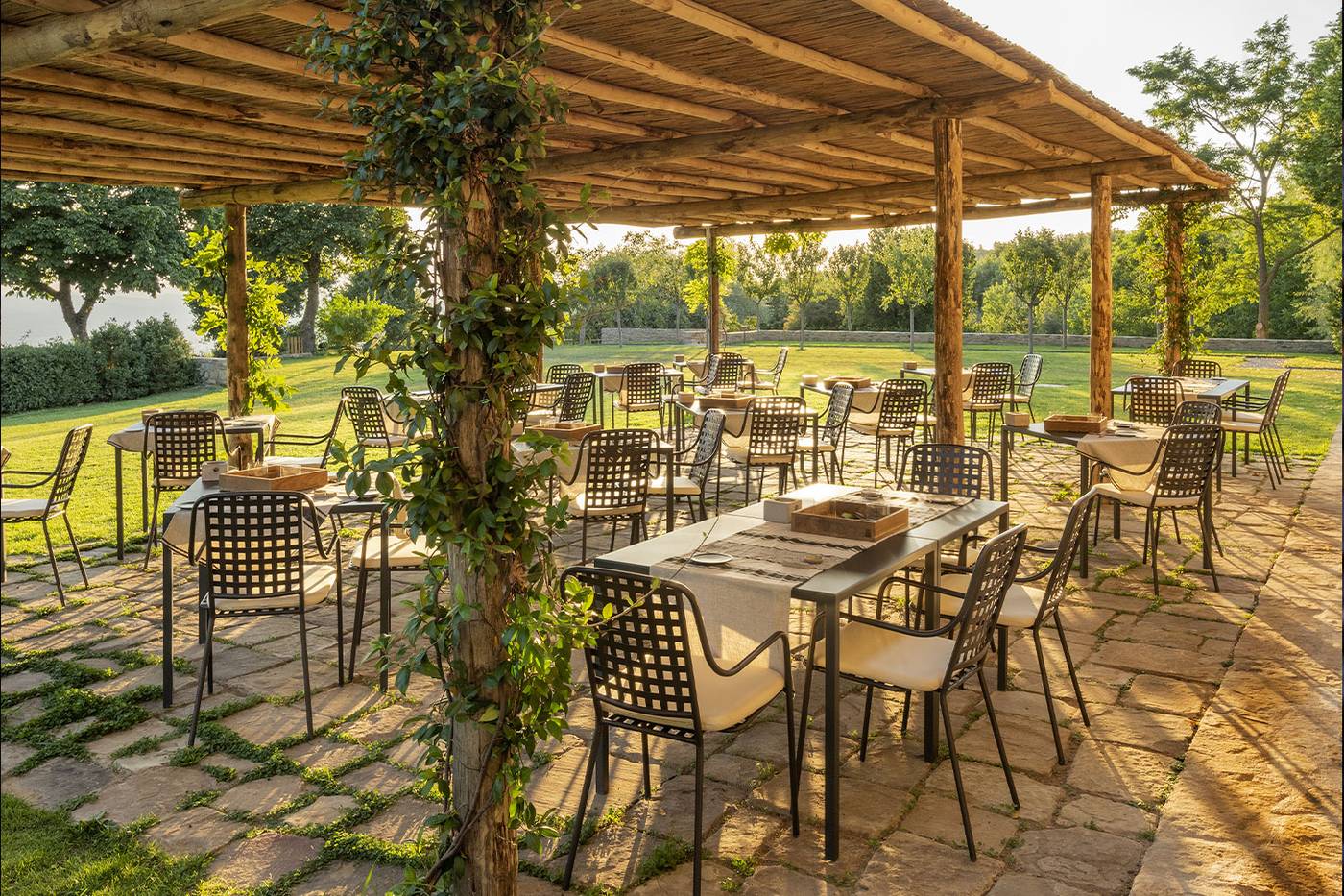 Badia-Di-Pomaio-Restaurant-23