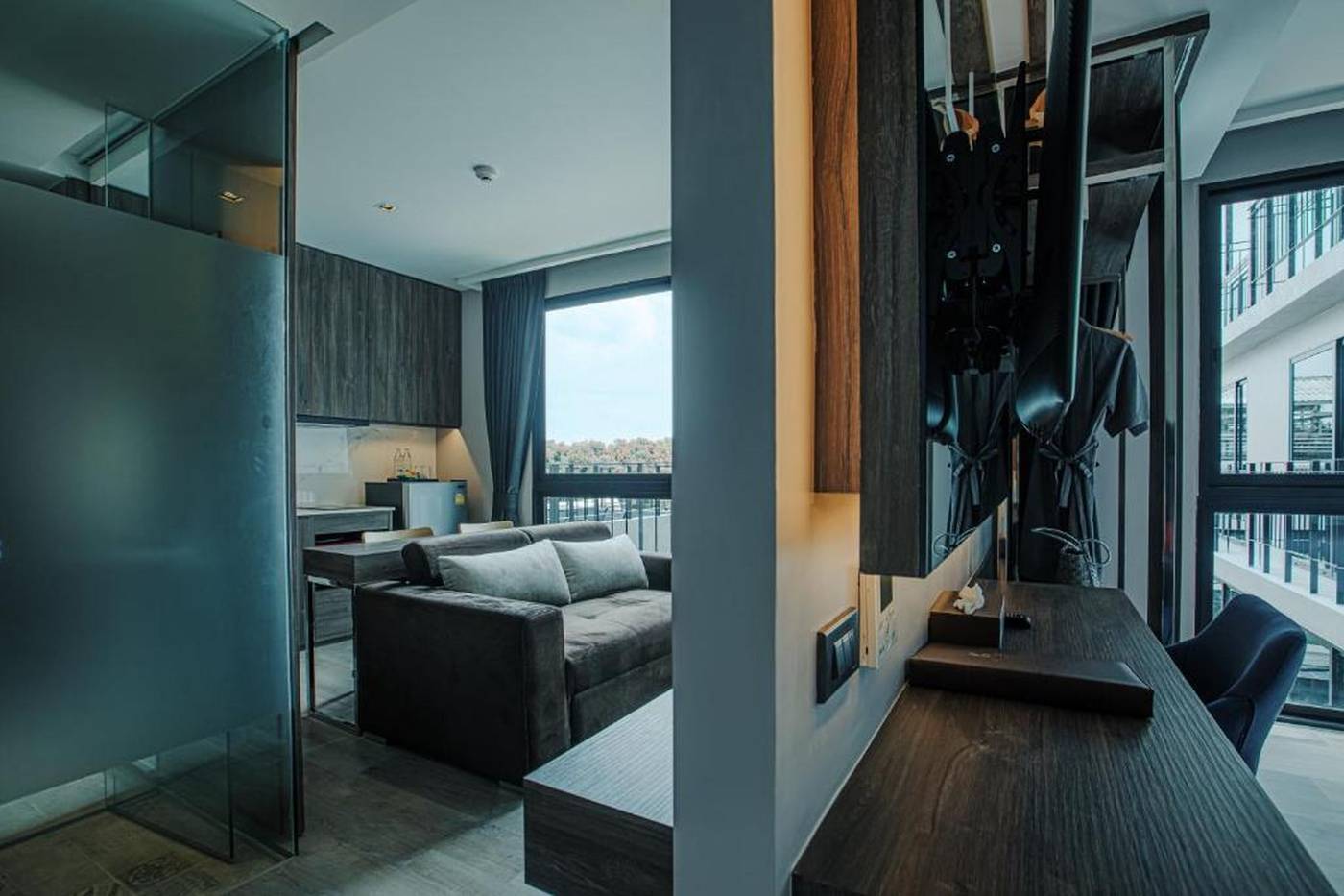 Rak-Elegant-Hotel-Patong-Room-28