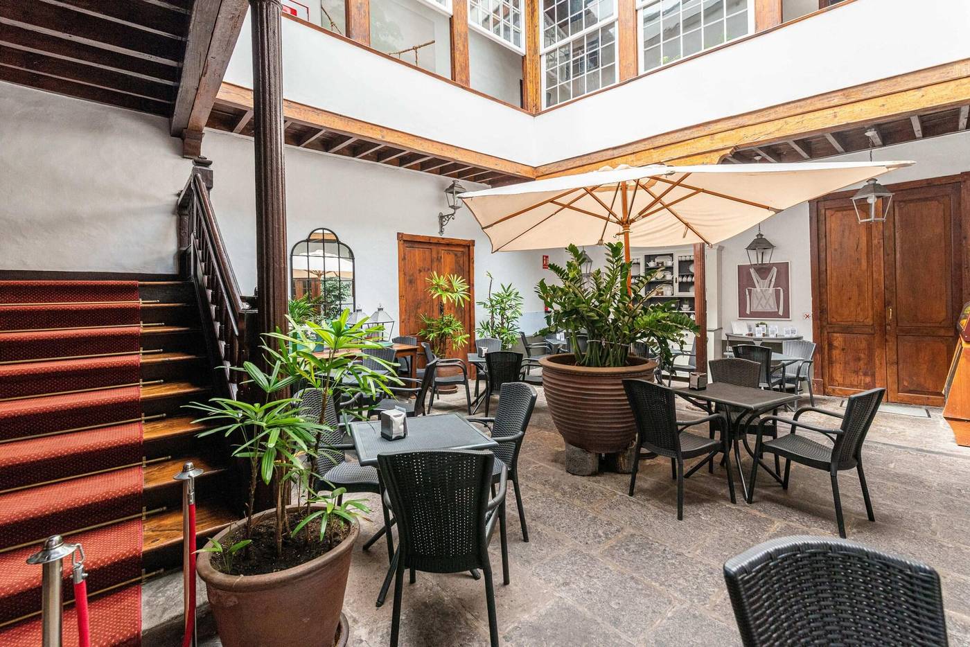 Isla-Baja-Suites-Lobby-25