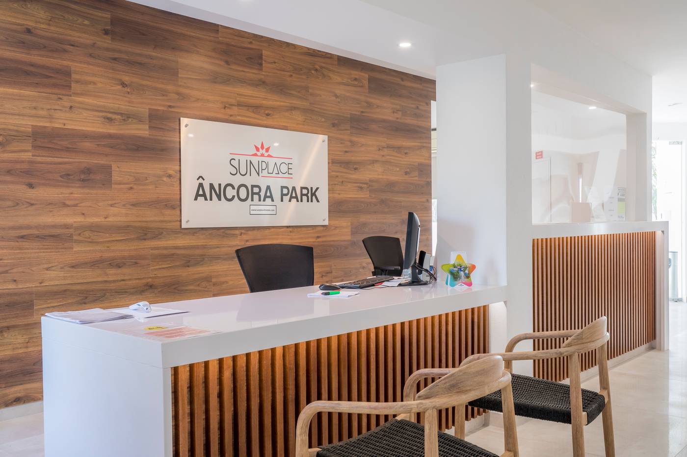 ----ncora-Park-Lobby-66