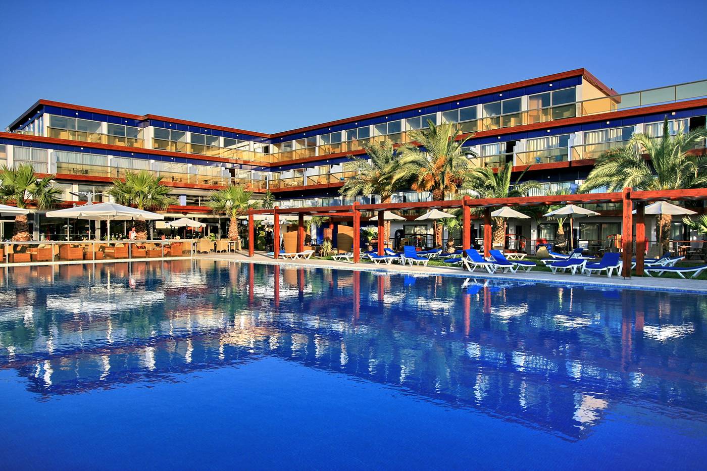 Ocean-Blue-Hotel-Pool-2