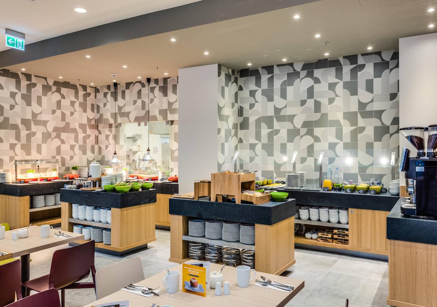 Holiday-Inn-Warsaw-City-Centre-Restaurant-48