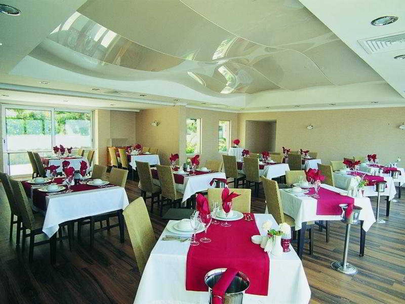 Club-Forever-Restaurant-13