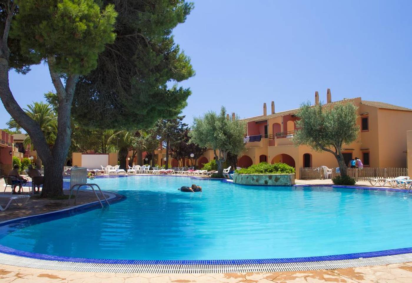 Club-Andria-Sports-and-Entertainment-3