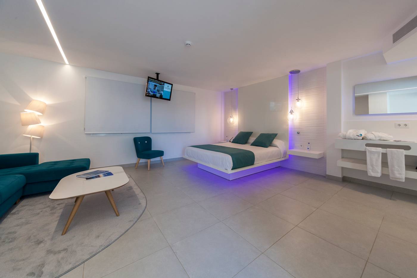 Casas-del-Lago-Hotel---Beach-Club-Room-19