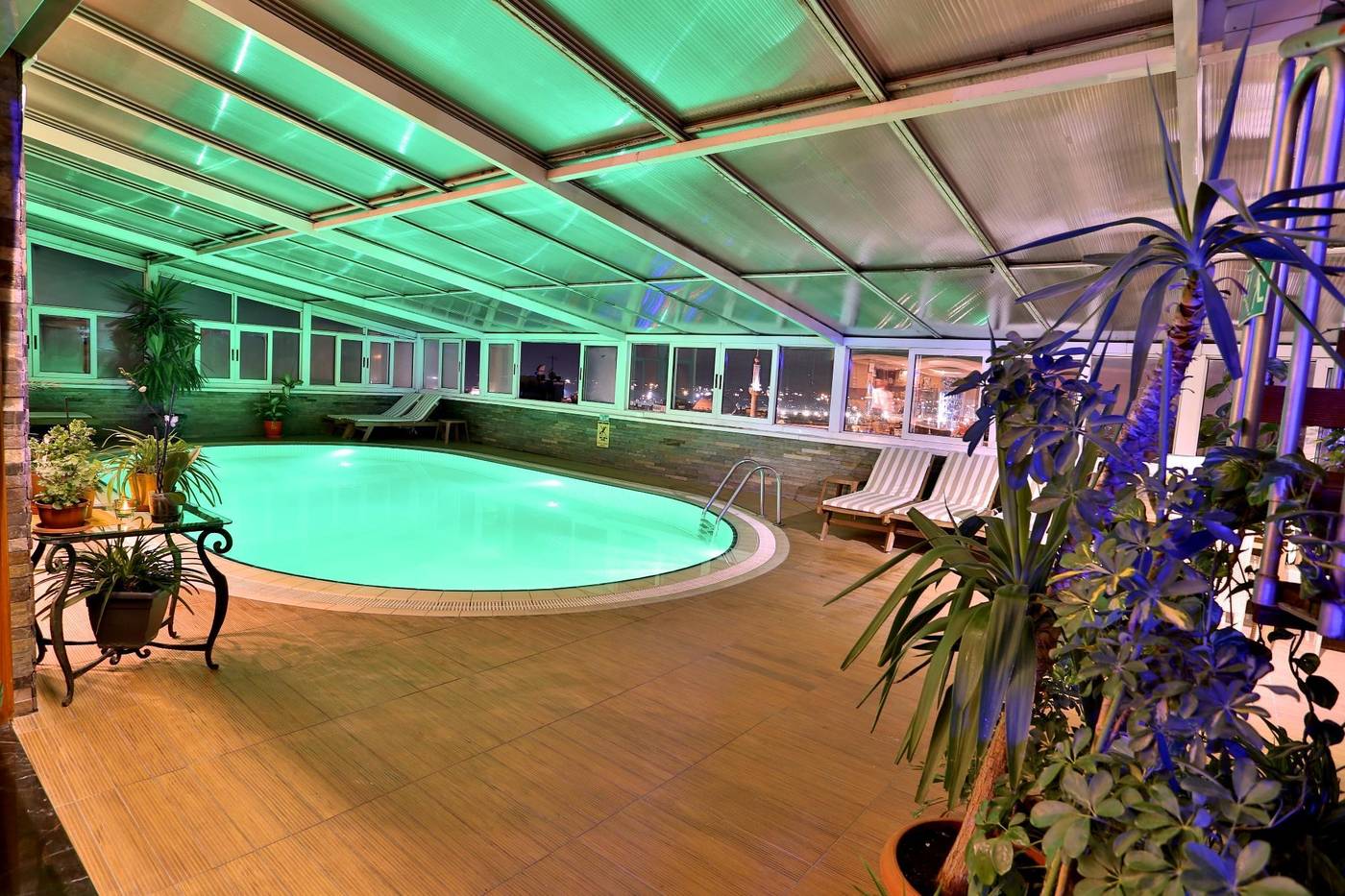 Hotel-Zurich-Istanbul-Pool-52