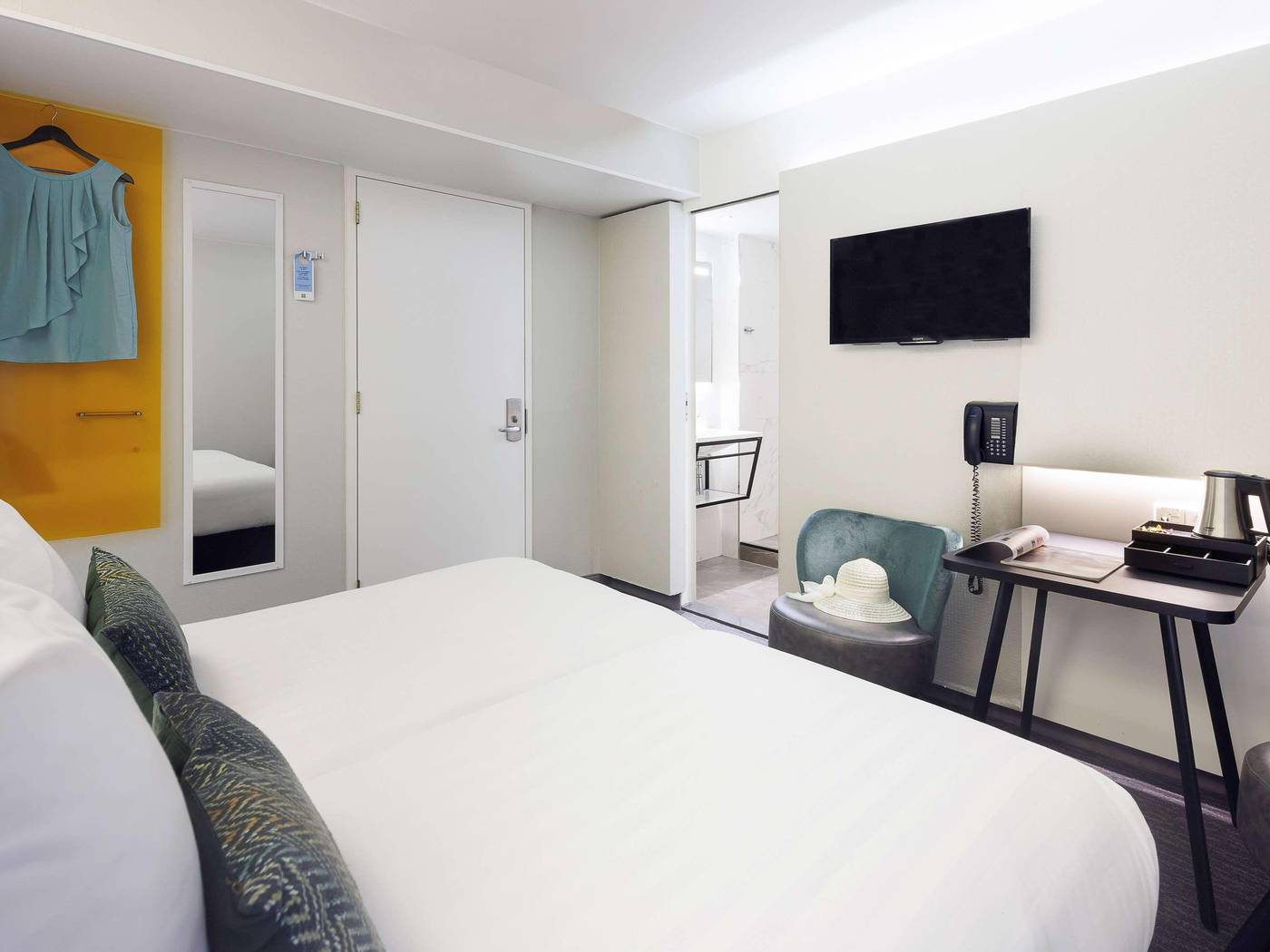 ibis-Styles-Amsterdam-Central-Station-Room-12