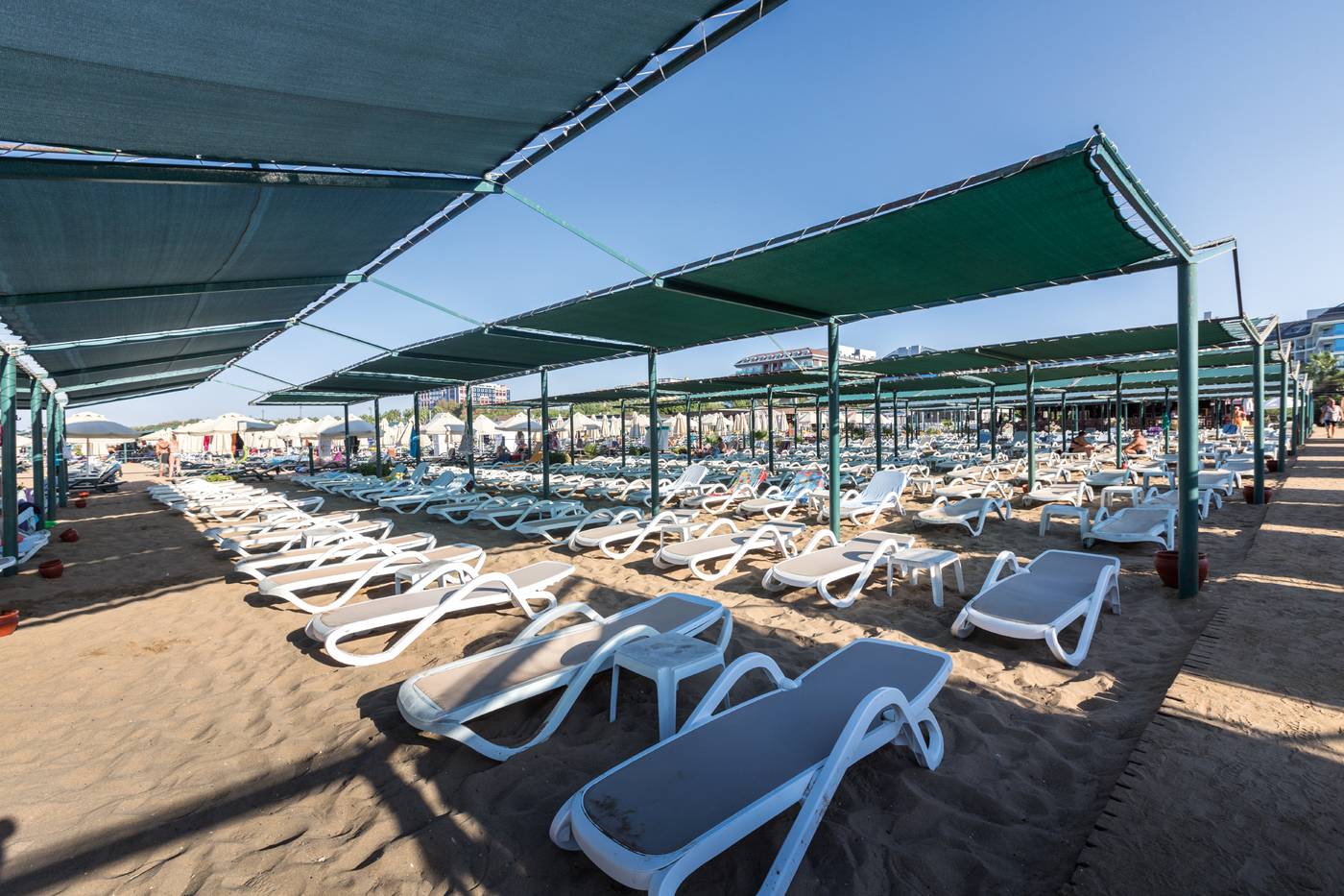 Side-Breeze-Hotel-Beach-36