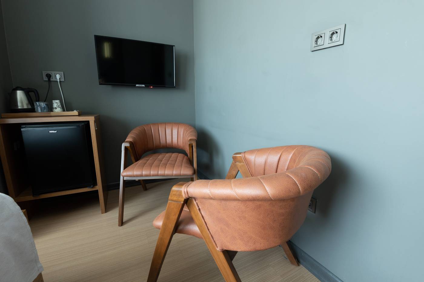 216-Trend-Suite-Room-3