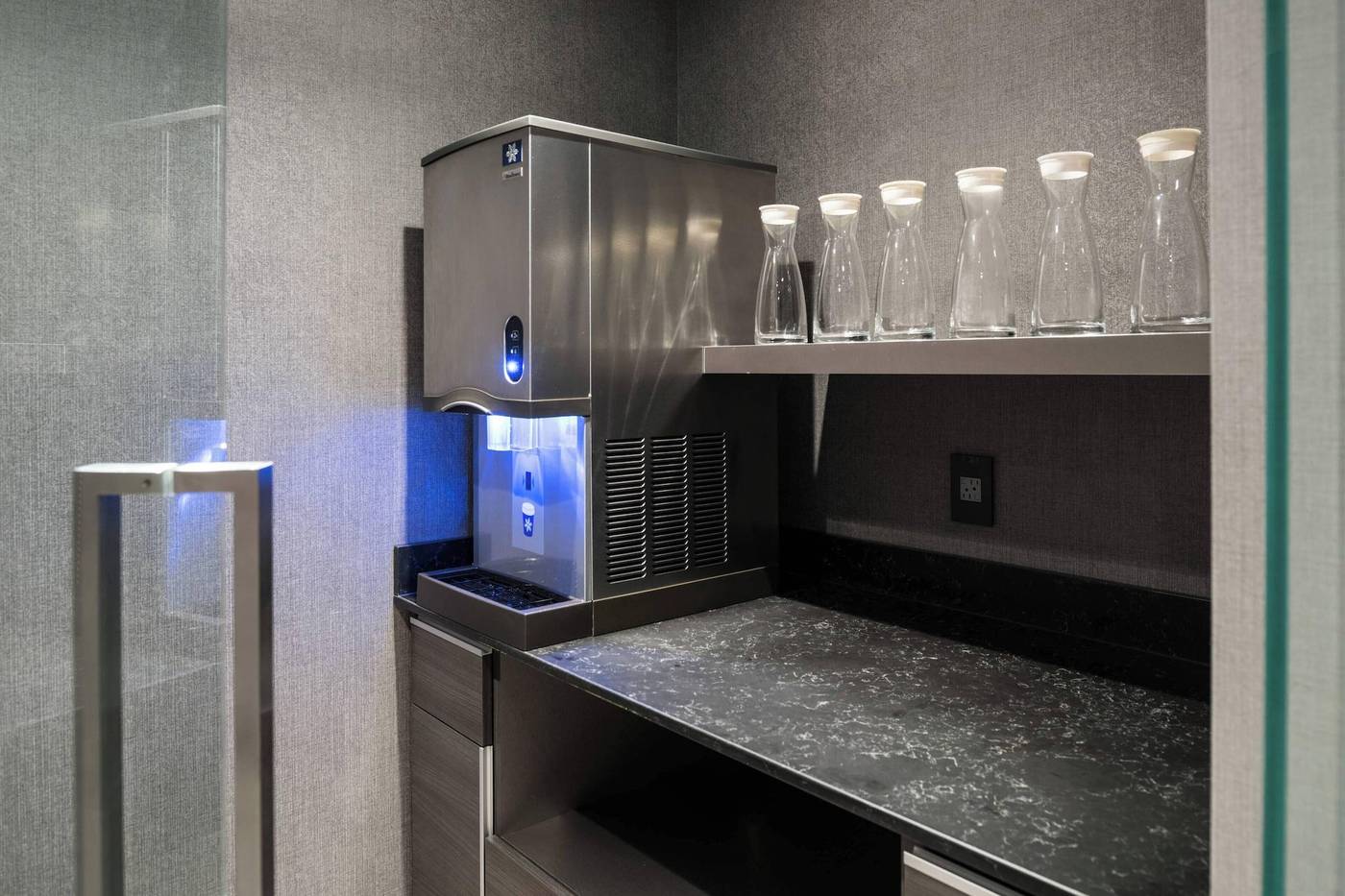 AC-Hotel-Boston-Cambridge-General-view-11