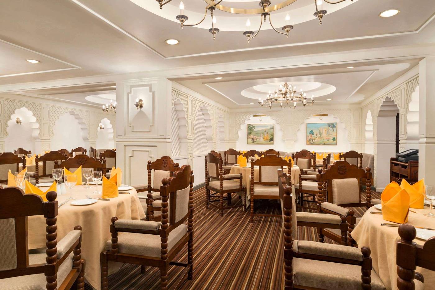 Ramada-By-Wyndham-Colombo-Restaurant-10