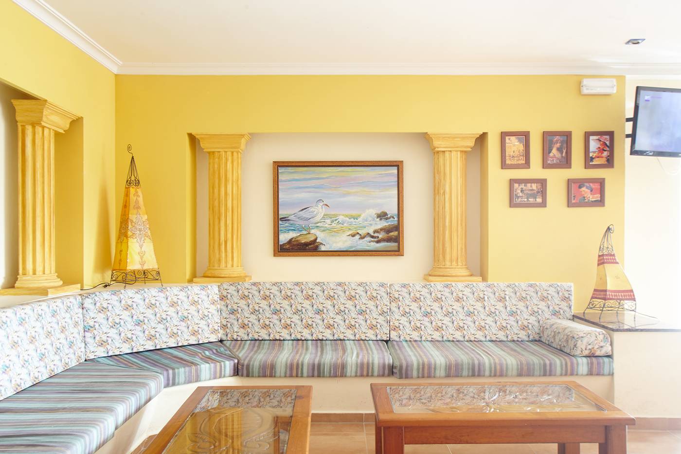 Mar-y-Huerta-Lobby-29