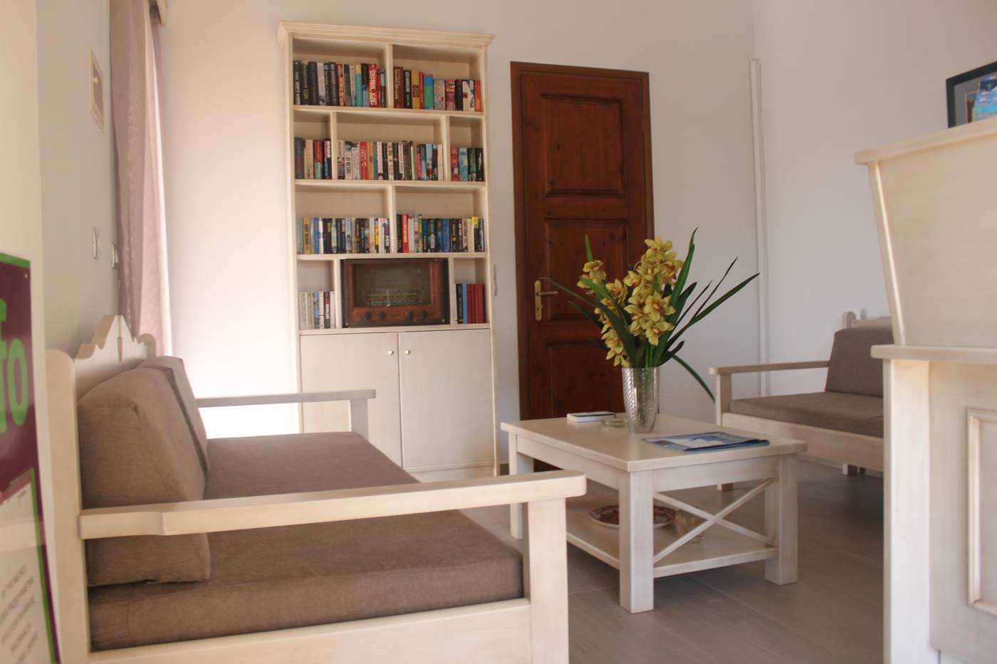 Sunny-Suites-Lobby-22