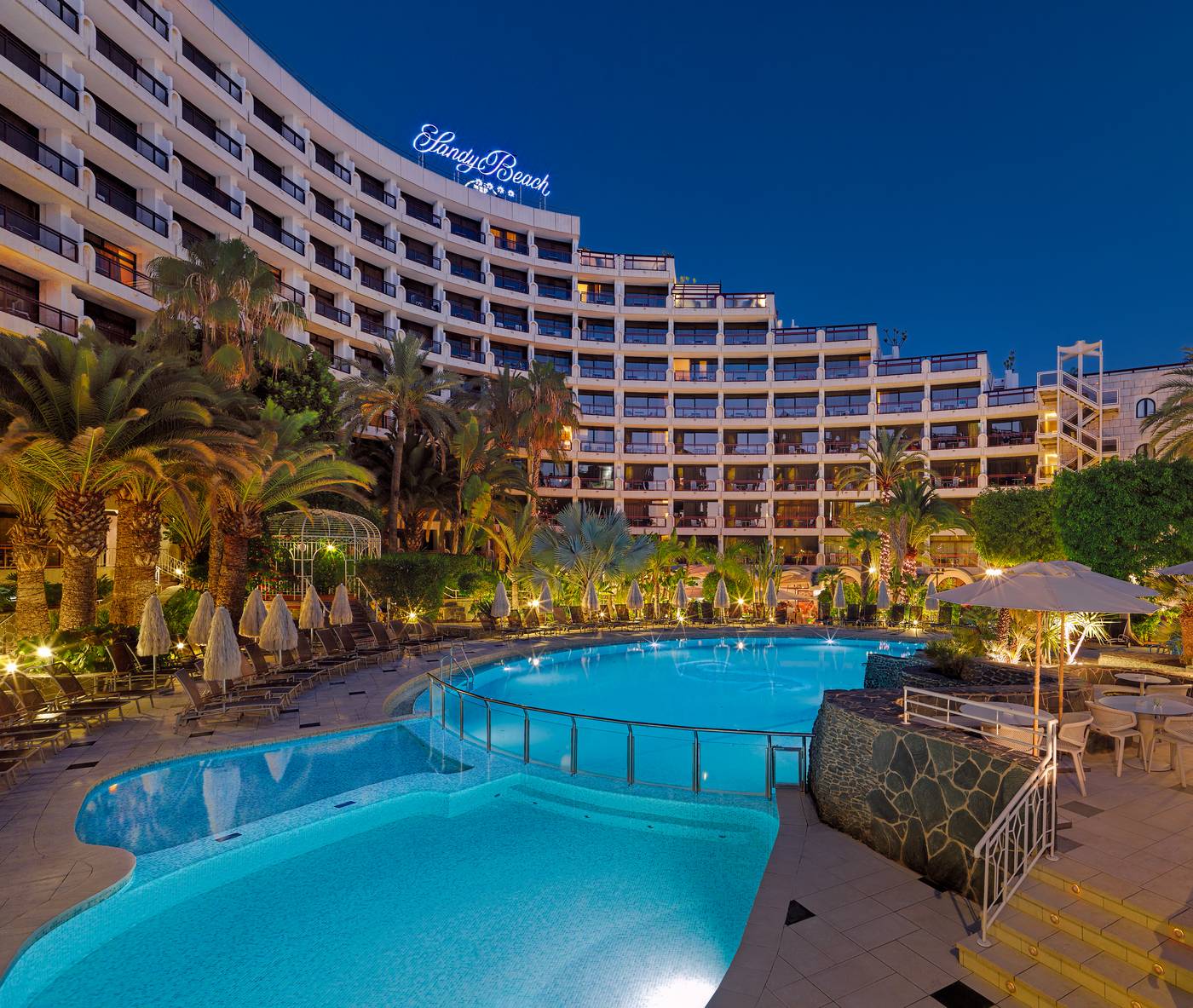 Seaside-Sandy-Beach-Hotel-Pool-2