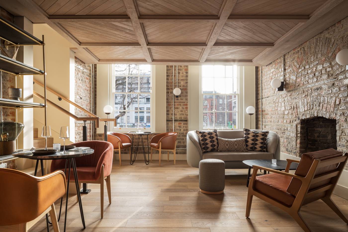 Zanzibar-Locke--Ha-Penny-Bridge-Restaurant-4