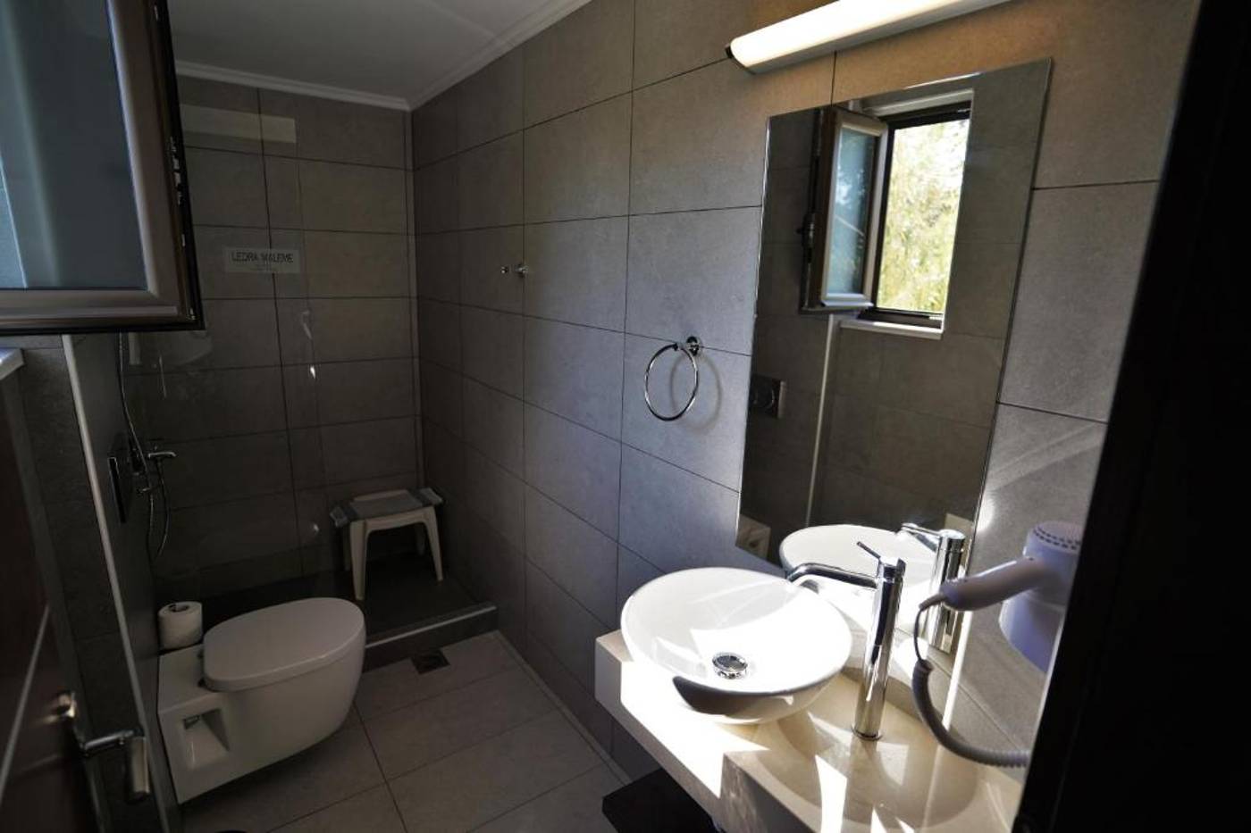 Ledra-Maleme-Room-45